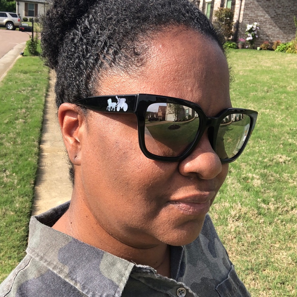 Mirrored sunnies